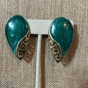 Elegant Gold and Green Teardrop Earrings